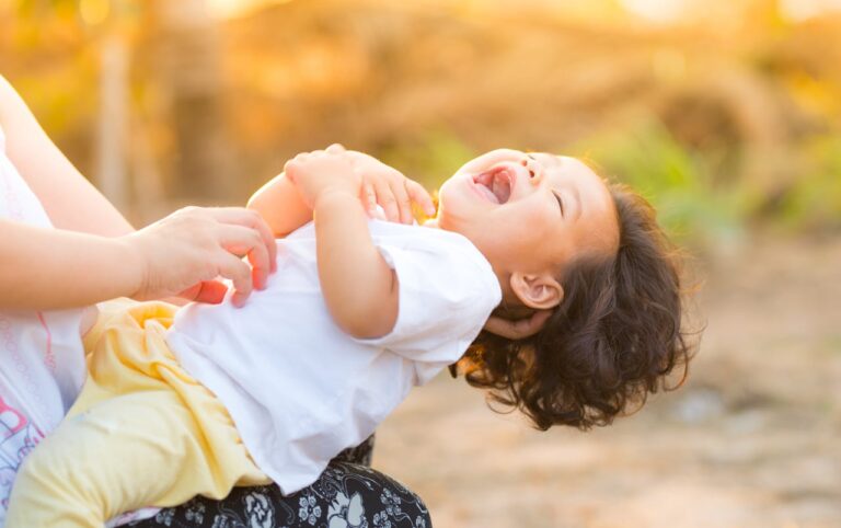 Top 27 idées cadeaux pour bébé de 1 an (fille et garçon)