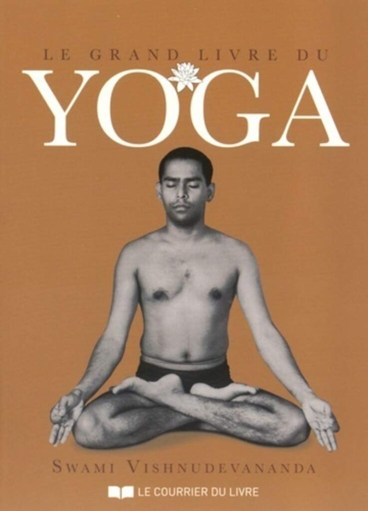 15. Le grand livre du yoga broché